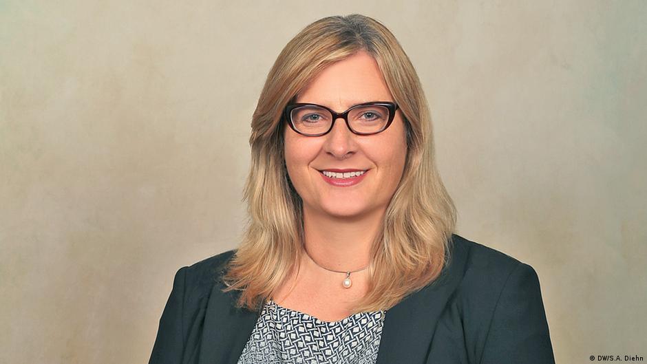 सीनियर एडिटर सोन्या अंगेलिका डीन सीनियर एडिटर सोन्या अंगेलिका डीन