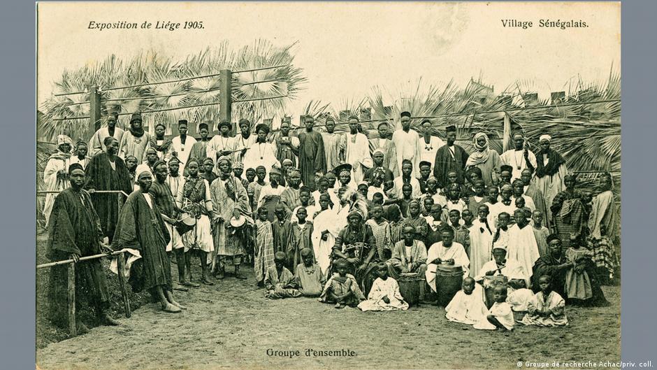 बेल्जियम में लगने वाले मानव चिड़ियाघर की तस्वीर बेल्जियम में लगने वाले मानव चिड़ियाघर की तस्वीर