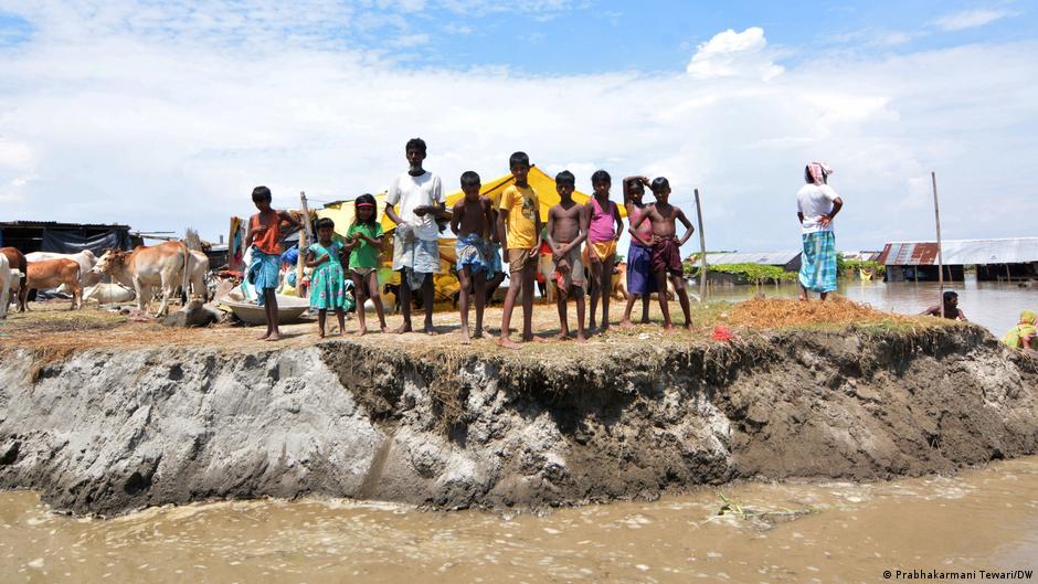 हर साल की बाढ़ से भारी नुकसान.