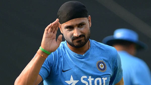 दो स्पिनरों के साथ उतरने की दी सलाह