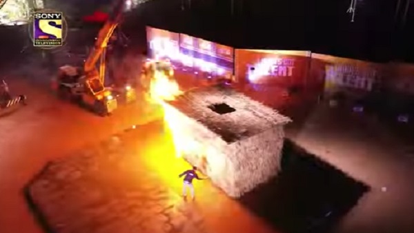 आग के भीतर टास्क 