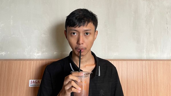 3 डॉलर एक फोटो की कीमत