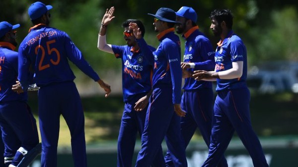 भारत को जीत के लिये दिया 297 का लक्ष्य भारत को जीत के लिये दिया 297 का लक्ष्य