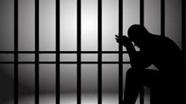 आलू चिप्स के बैग को किया जाता था यूज आलू चिप्स के बैग को किया जाता था यूज