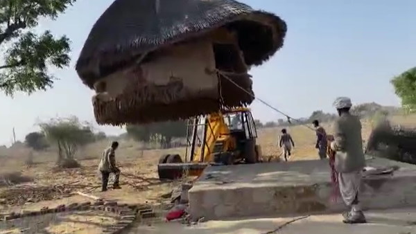 आने वाली पीढ़ियों को दिखाना है झुंपा