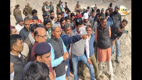 Aravali hills Cracking at Bhiwani, many bodies found, Relief And Rescue Work continues