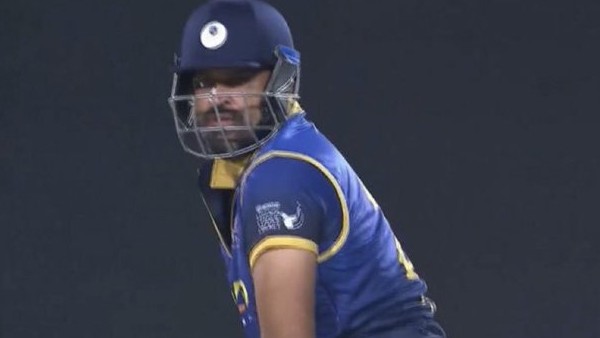 युसुफ पठान ने एकतरफा किया मैच, इरफान ने दिलायी जीत युसुफ पठान ने एकतरफा किया मैच, इरफान ने दिलायी जीत