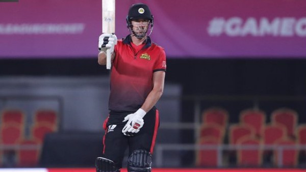 17 ओवर तक रहा भारतीय गेंदबाजों का दबदबा