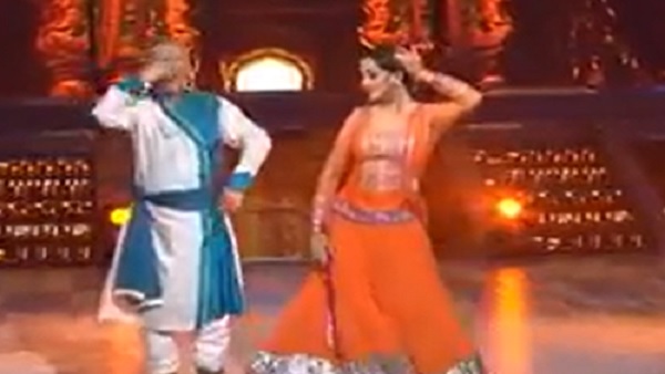 'जब वो थिरकती हैं तो उनका अंग-अंग थिरकता है'