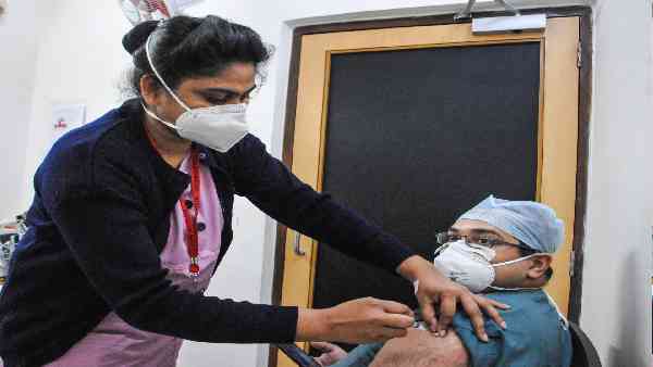 कपड़े के मास्क पहनने पर 20 मिनट में हो सकते हैं संक्रमित