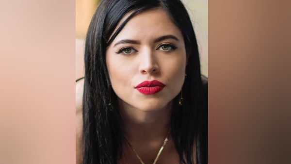 'पाउडर क्वीन' ने नाम से मशहूर है मॉडल 'पाउडर क्वीन' ने नाम से मशहूर है मॉडल