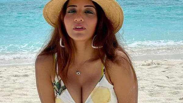 गोवा में बिताए हुए दिनों को Monalisa ने किया याद