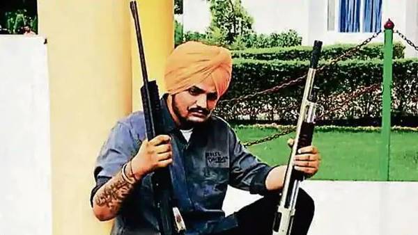 सिद्धू मूसेवाला पर भी दर्ज हुआ था केस