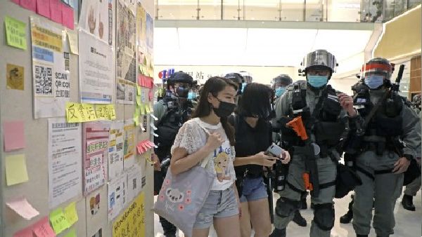 महिला की हरकत का वीडियो वायरल 