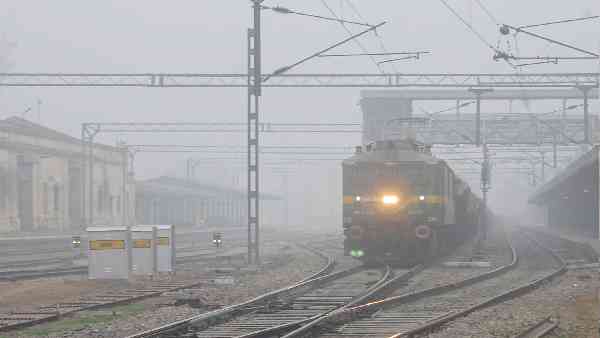 लोकल सेवा में ये भी बदलाव लोकल सेवा में ये भी बदलाव