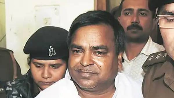 रेप के सजायाफ्ता की पत्नी को टिकट