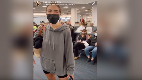 हूडी पहनकर किया सफर हूडी पहनकर किया सफर