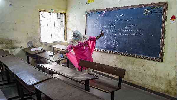 पूरी व्यवस्था बिगड़ने का है खतरा पूरी व्यवस्था बिगड़ने का है खतरा