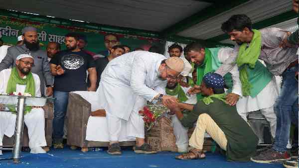 'एआईएमआईएम संविधान के प्रावधानों को मानती है' 'एआईएमआईएम संविधान के प्रावधानों को मानती है'