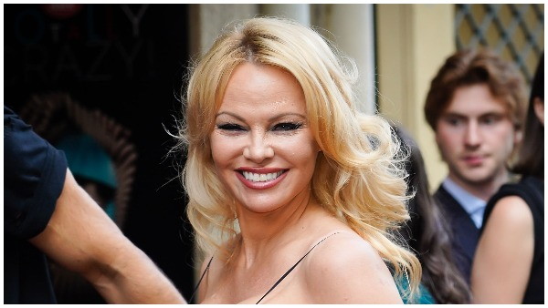 अपनी शादी को बताया फ्रॉड