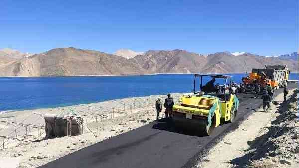 भारत ने भी पैंगोंग झील तक बनाई है ये सड़क