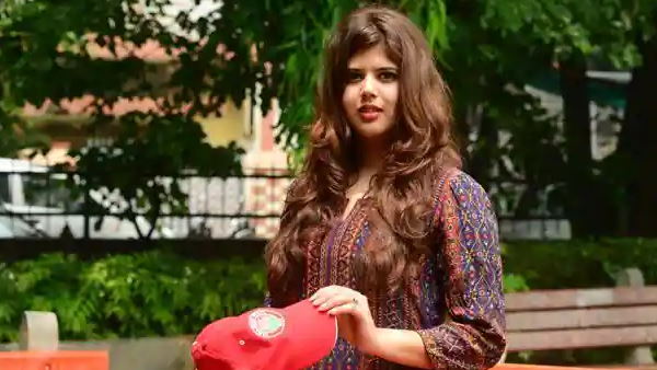 कौन हैं पंखुड़ी पाठक ?