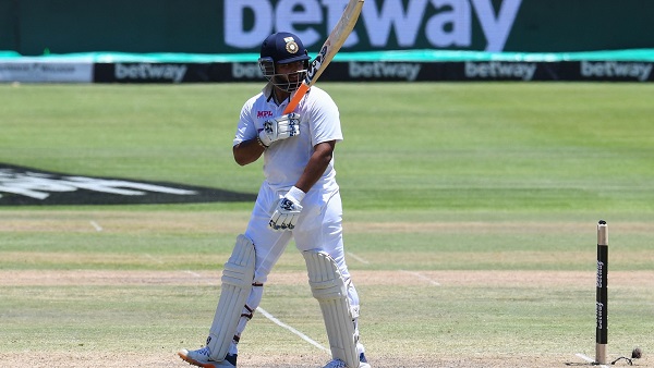 इस मामले में पहले एशियाई विकेटकीपर भी बने इस मामले में पहले एशियाई विकेटकीपर भी बने