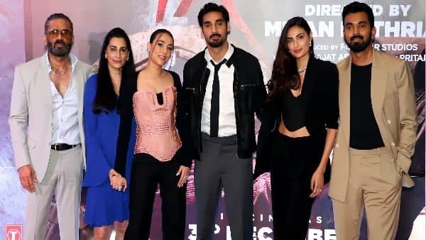 आ‍थिया शेट्टी इस शख्‍स के साथ हुईं थी स्‍पॉट 