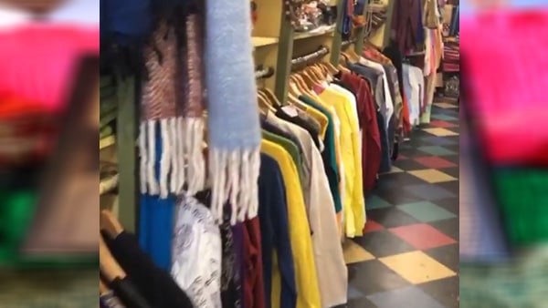 50 सालों के बाद दुकान पर ताला