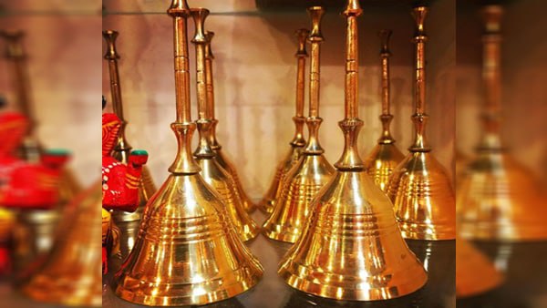 एक साथ मांगा गया है किराया