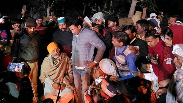 farmers Leader Rakesh Tikait came to Dausa Rajasthan, after auctioning 15 bighas of farmers land, met the victims