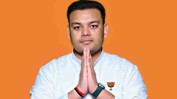 2022 में संदीप सिंह ने हलफनामें में दर्शाई 7.46 करोड़ चल संपत्ति 2022 में संदीप सिंह ने हलफनामें में दर्शाई 7.46 करोड़ चल संपत्ति