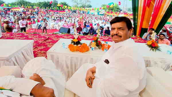 शिवपाल के पास है रिवाल्वर, अपराधिक मामला एक भी नहीं