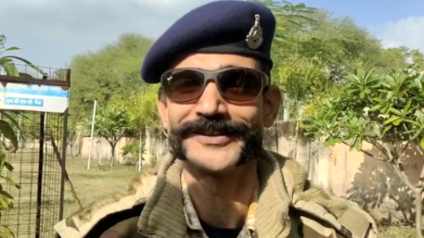 मूंछें आई हैं तब से उन्होंने कटवाई नहीं 