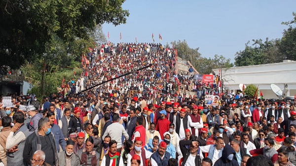 बिना अनुमति के वर्चुअल रैली कर रही थी सपा