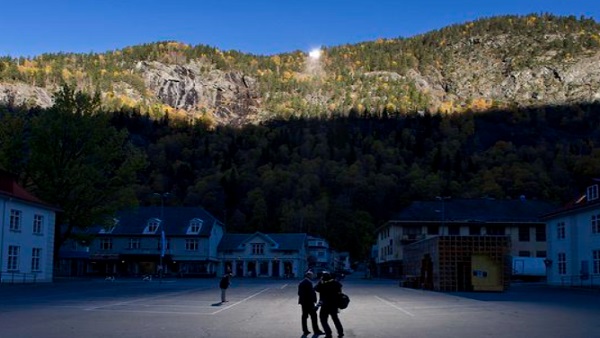 नवंबर से फरवरी के बीच अंधेरे में डूबा रहता था गांव