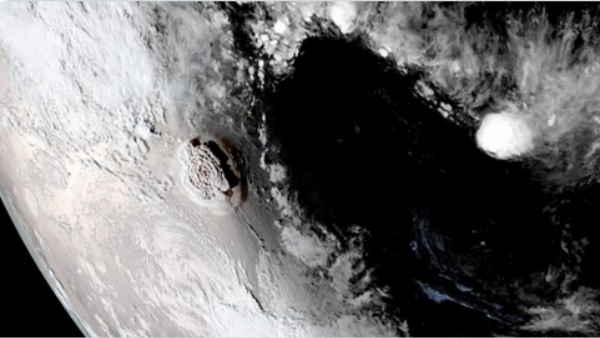 57 वर्षीय टोंगन व्यक्ति अपनी जान बचाने में कामयाब रहा।