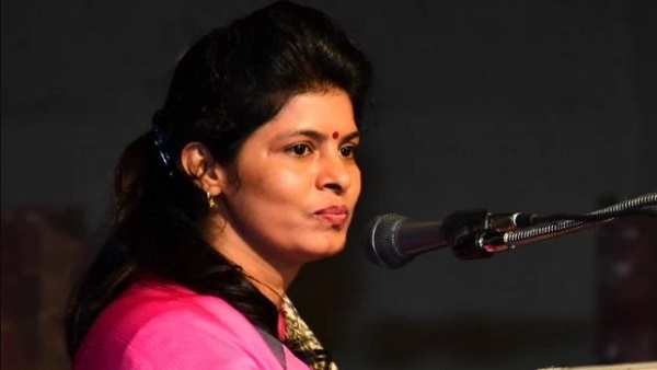 बियर बार का उद्घाटन करते हुए वायरल हुई थी स्वाति सिंह की तस्वीर