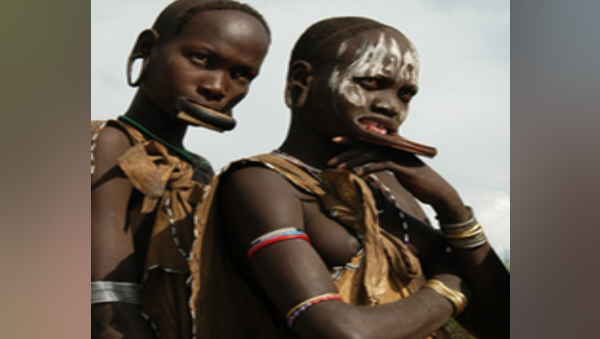 शादी के लिए लड़ते हैं खूनी लड़ाई 