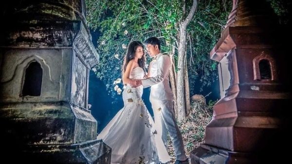 कब्रिस्तान में फोटोशूट