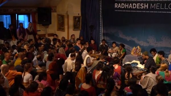 सोशल मीडिया पर काफी लोकप्रिय