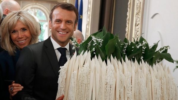 'प्रेमी के साथ हैं आपके पति' 'प्रेमी के साथ हैं आपके पति'