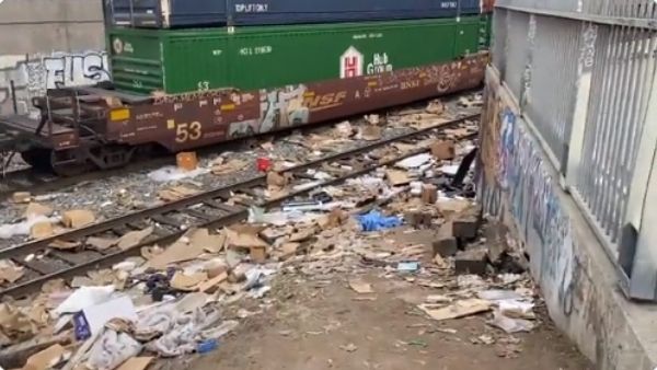 लॉस एंजलिस में चोर मचाए शोर