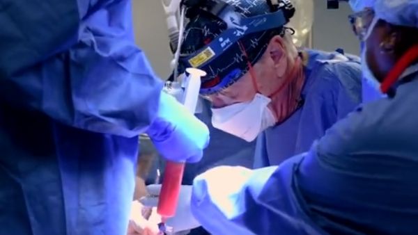 डेविड बेनेट पर खुलासा