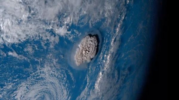 एक्टिव है हुंगा-टोंगा-हंगा-हापाई ज्वालामुखी 