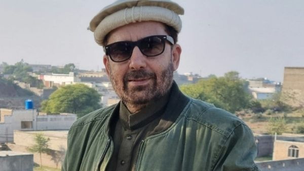 पेश किया पार्टी की घोषणापत्र पेश किया पार्टी की घोषणापत्र