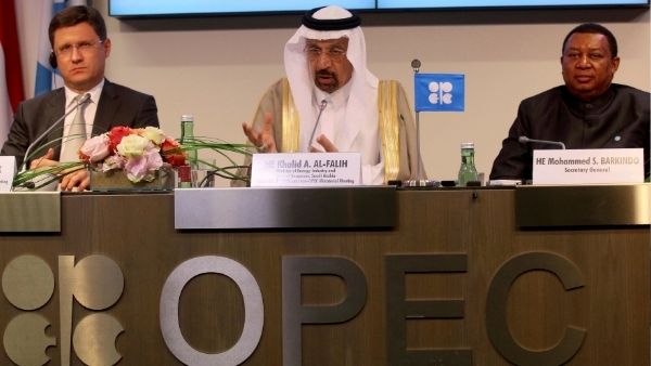 स्थिर बनी है तेल की मांग स्थिर बनी है तेल की मांग