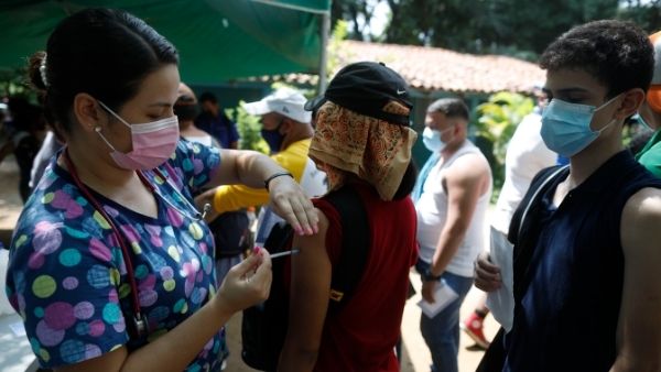 कई राज्यों में तेजी से नये मामलों में गिरावट