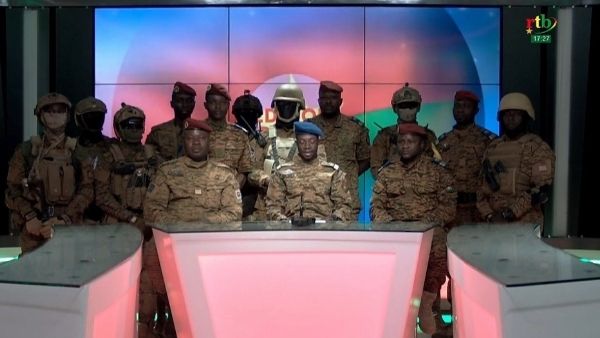 कौन हैं लेफ्टिनेंट कर्नल पॉल-हेनरी दामिबा?