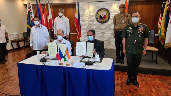 दक्षिण चीन सागर में चीन को 'झटका'